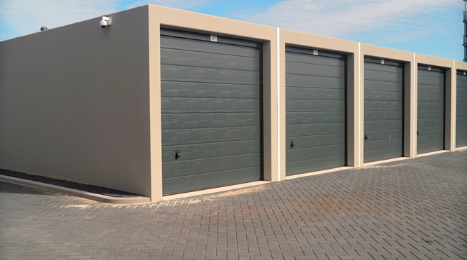 TE HUUR Garagebox Type A (18m2) - € 300,00 incl. 21% btw per maand